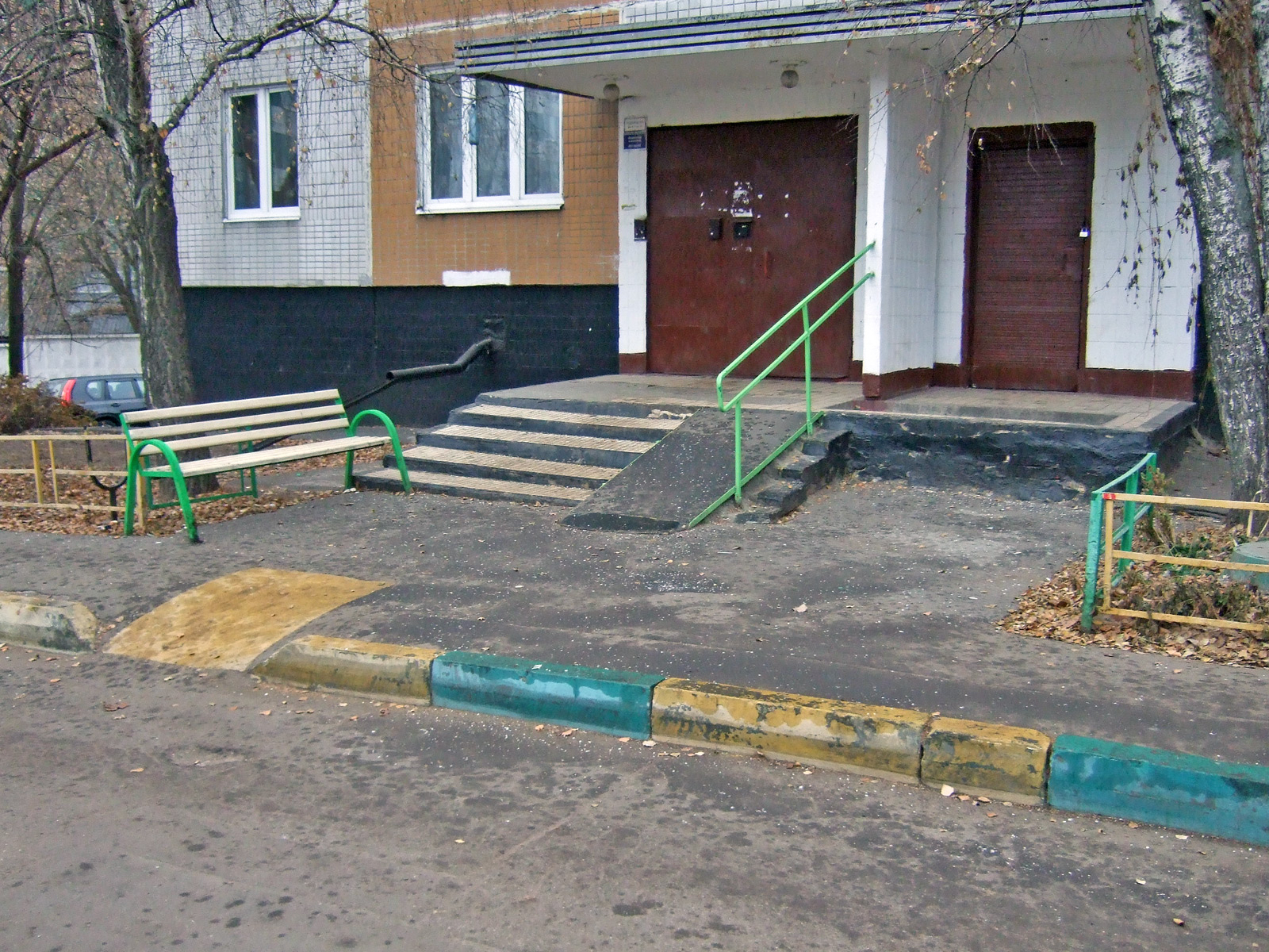 В мае в Подмосковье отремонтировали более 3 тысяч подъездов