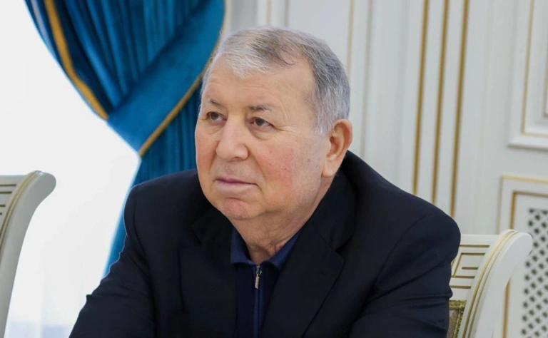 В связанных с госсекретарем Дагестана квартирах в Москве провели обыски