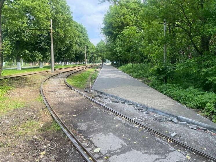 Во Владикавказе начали благоустраивать аллею на проспекте Коста