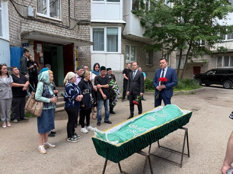 В Уфе простились с погибшими в ДТП медработниками