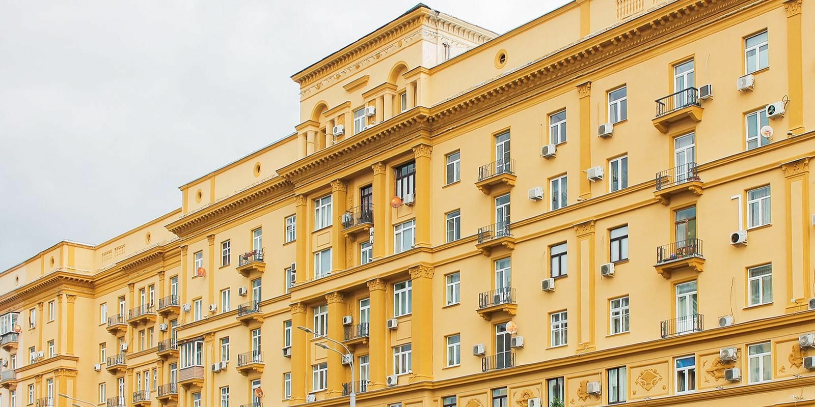 В Москве отремонтируют 60 советских домов в стиле неоклассики