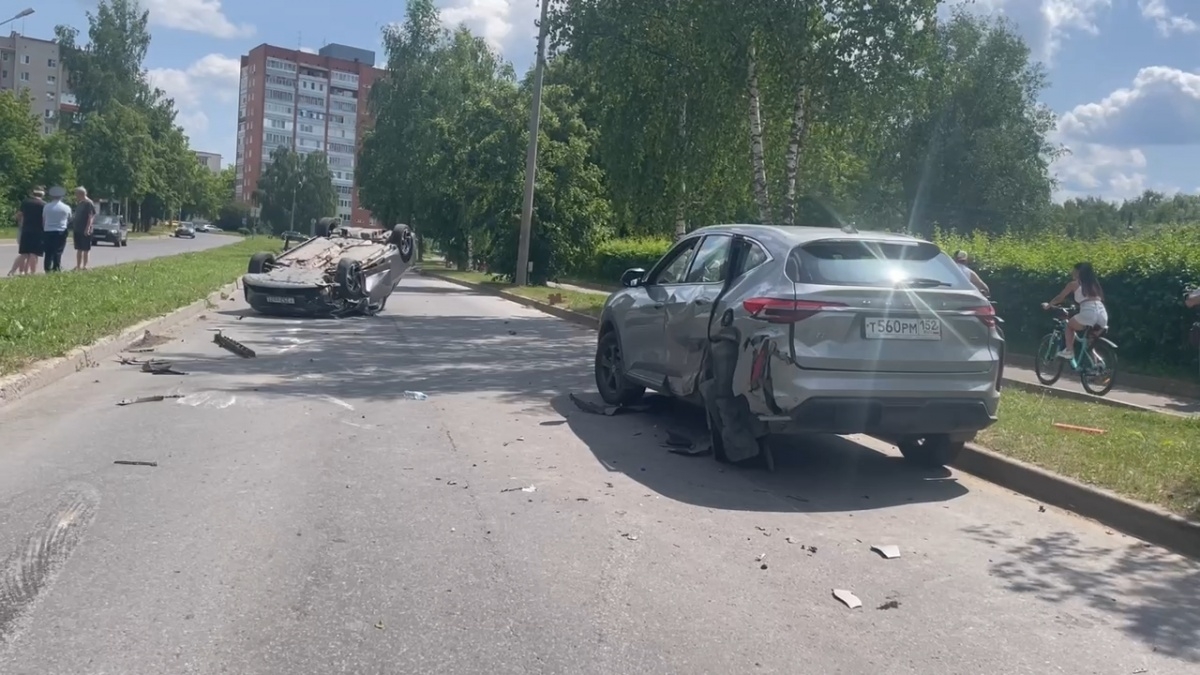 В Сарове автомобиль перевернулся в ДТП