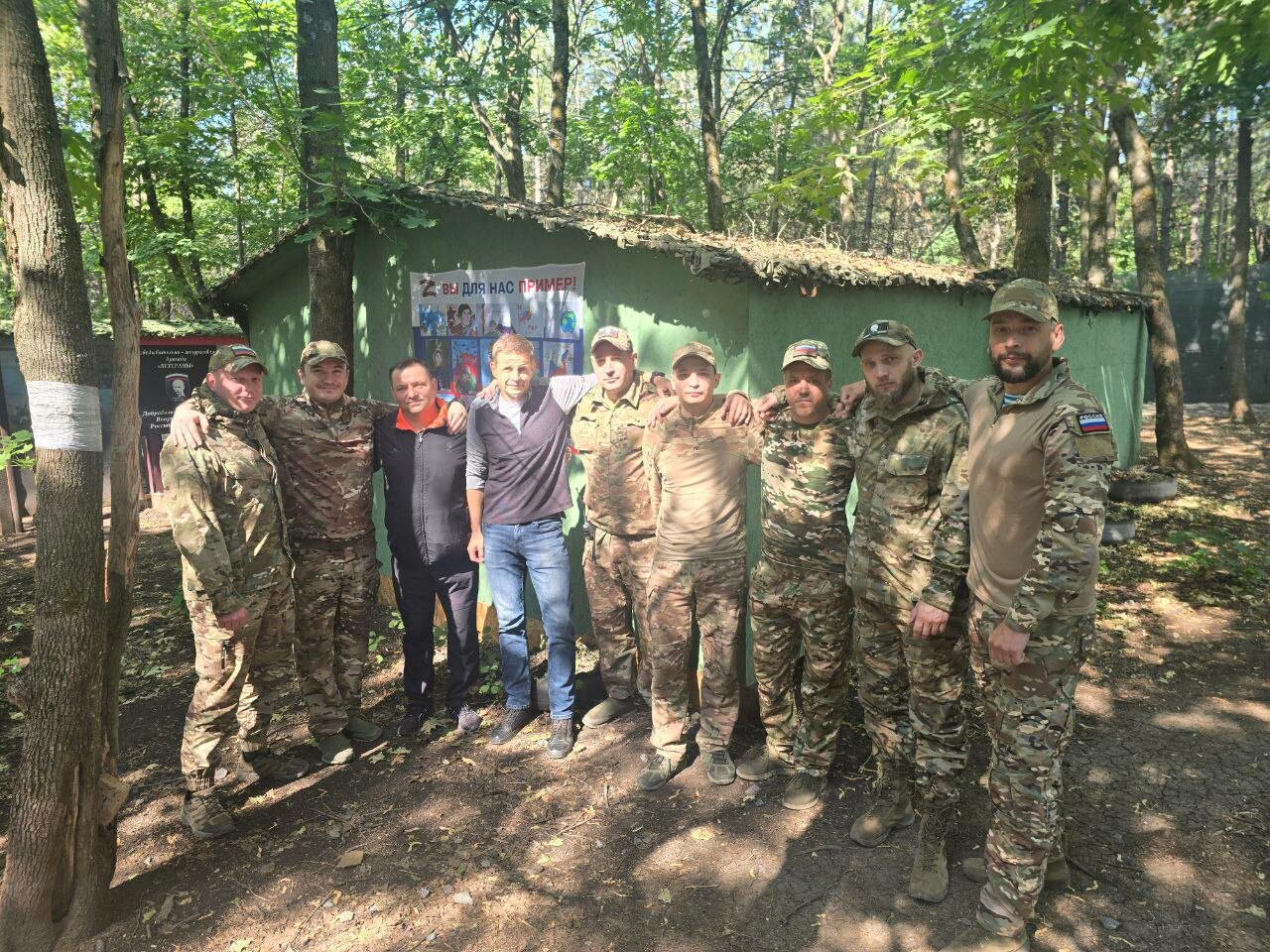Лемин доставил гуманитарную помощь бойцам в ДНР