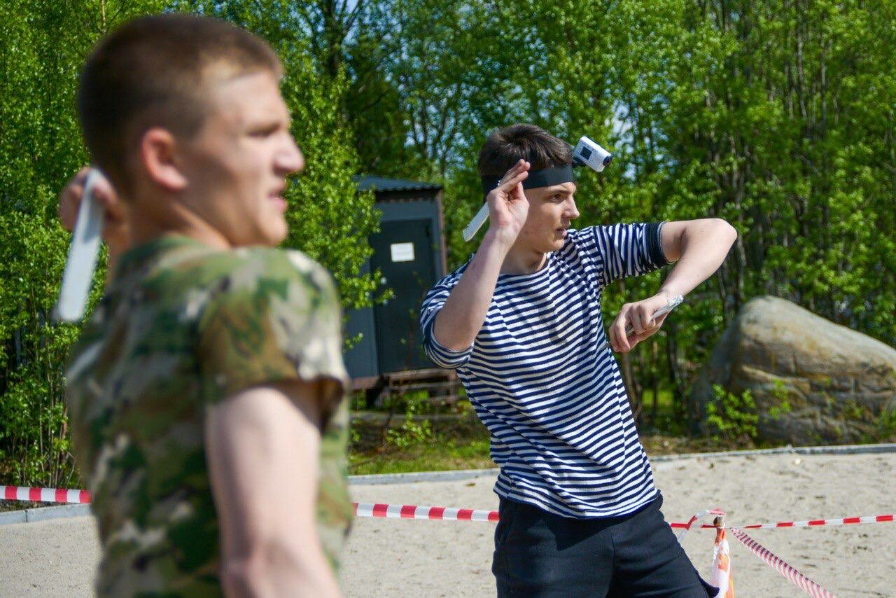 В Кильдинстрое в парке «Патриот» прошли военно-спортивные полевые состязания