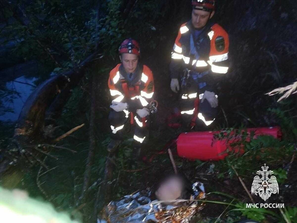 Турист сорвался со скалы в Башкирии и выжил