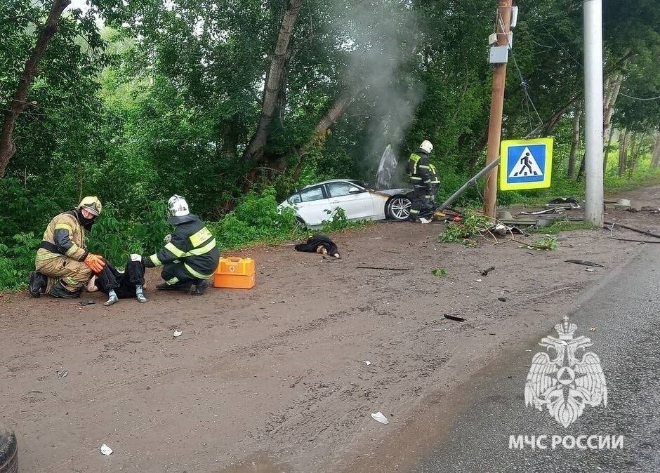 В Уфе BMW наехал на пешеходов