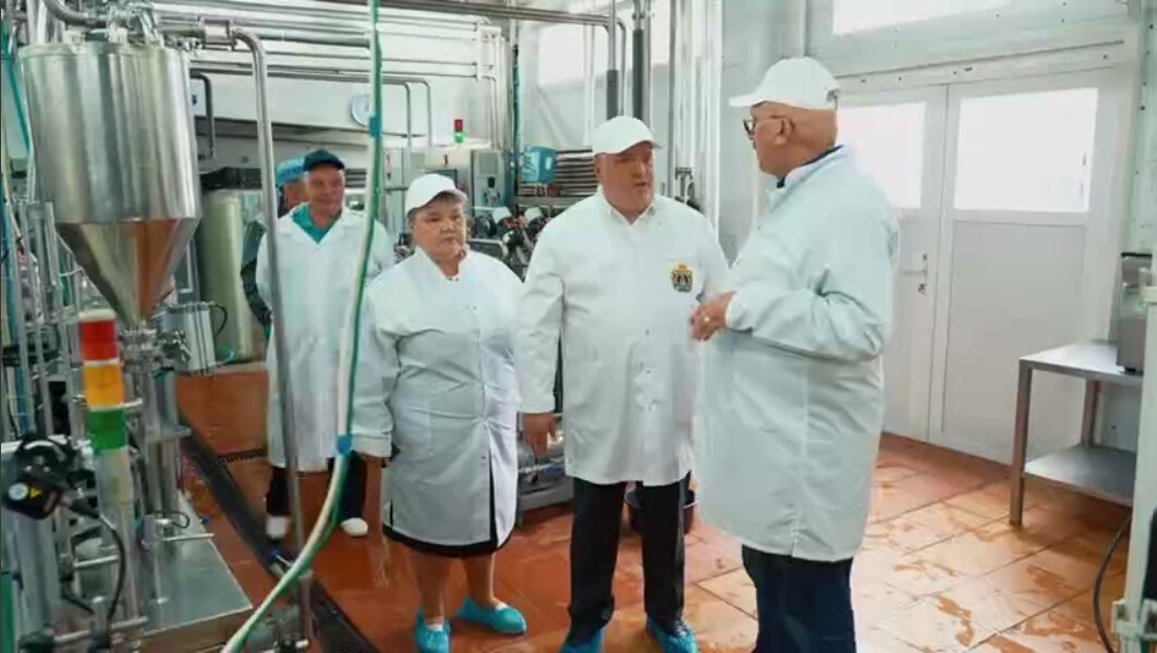 Александр Дронов посетил кооператив «Левочский» в Хвойнинском округе
