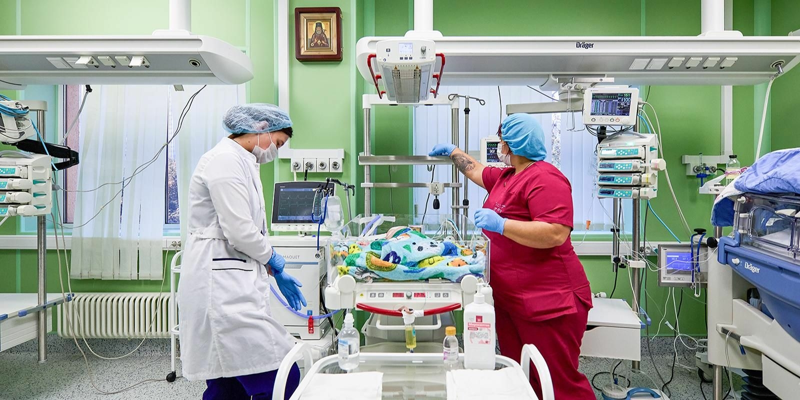 Московские врачи выходили новорожденного весом 415 граммов