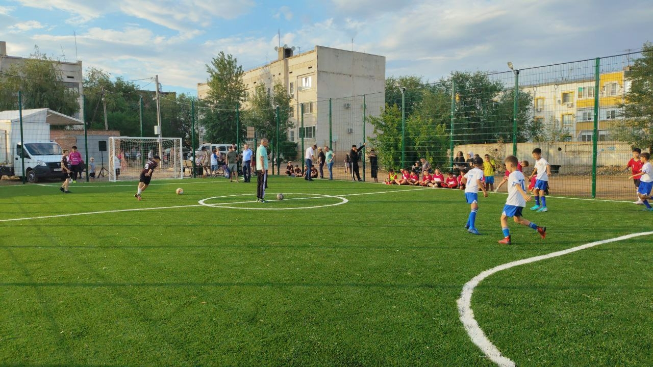 В селе Красный Яр Астраханской области появилось новое футбольное поле