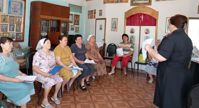 Полиция Астраханской области обучает граждан борьбе с кибермошенничеством