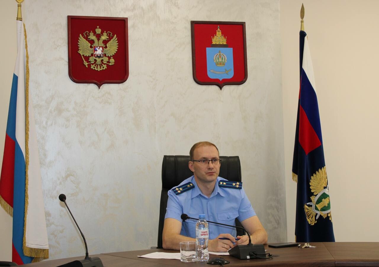 Зампрокурора Астраханской области выслушал проблемы жителей Черноярского района