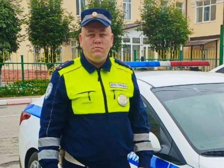 Полицейский из Калуги вернул к жизни водителя на месте аварии