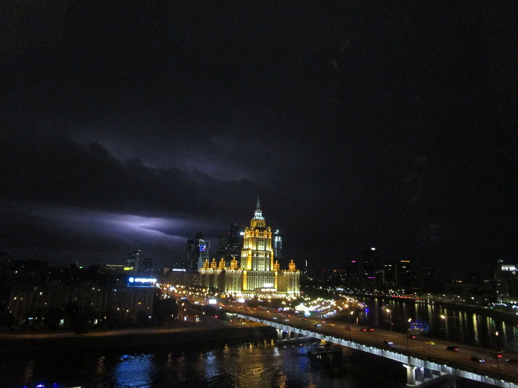 До +26 градусов и грозы ожидаются в Москве в пятницу