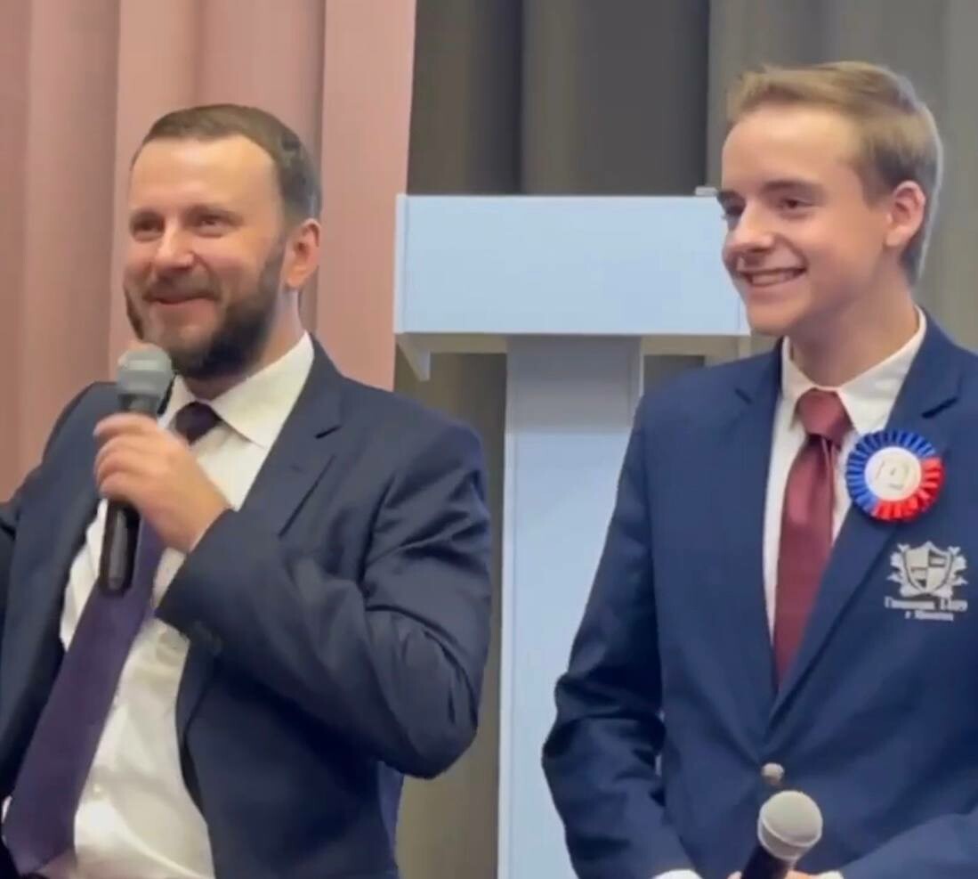 Сергей Сокол поздравил Максима Орешкина с днем рождения