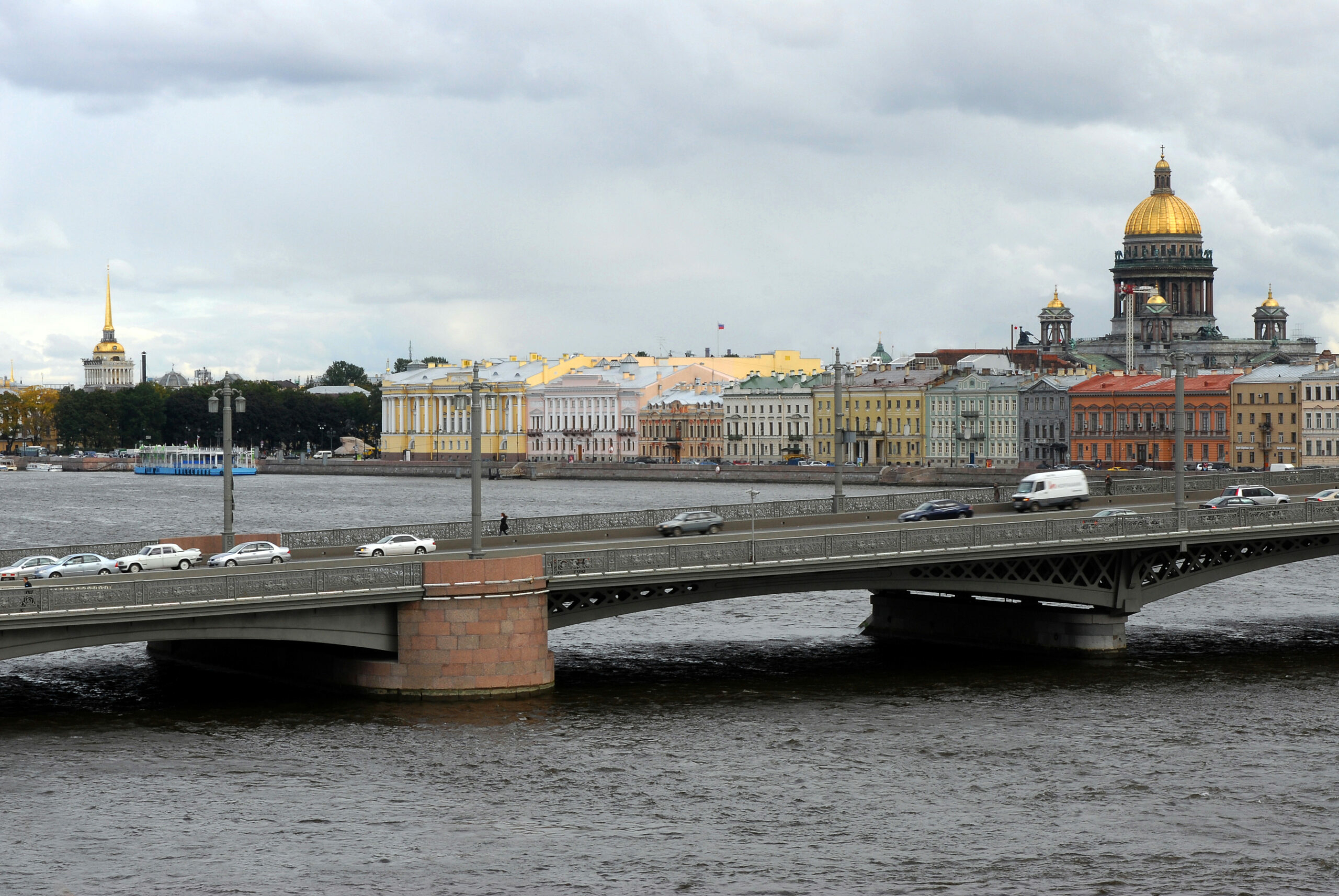 Невский проспект и Благовещенский мост будут ремонтировать поэтапно
