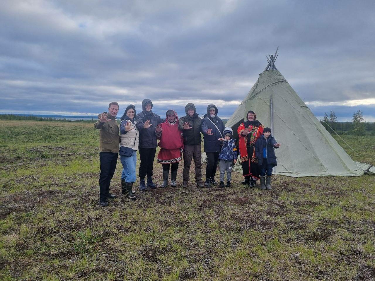 Сергей Сокол показал семье суровую красоту Заполярья