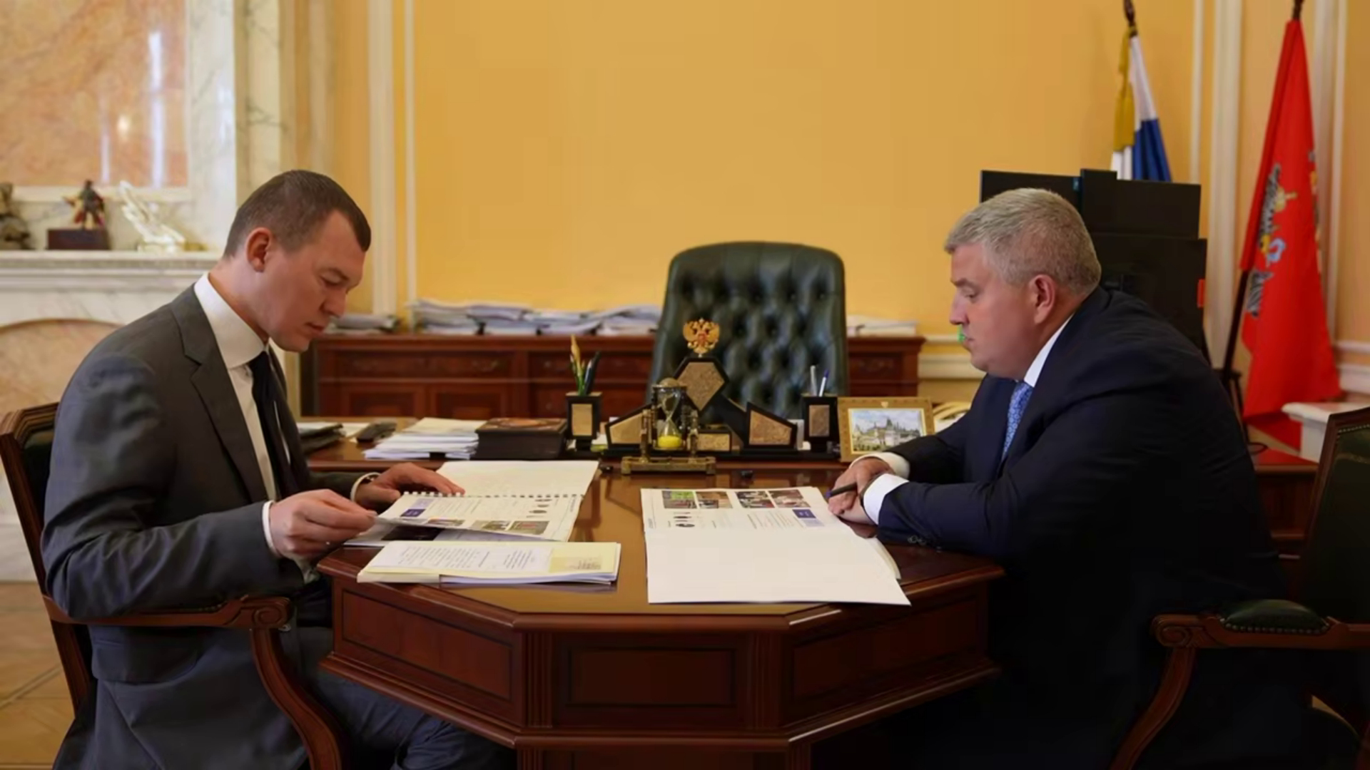 Дронов обсудил с президентом ОКР Дегтяревым развитие спорта в Новгородчине