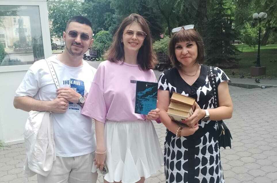 Астраханцам подарили уникальные издания о подвигах российских моряков