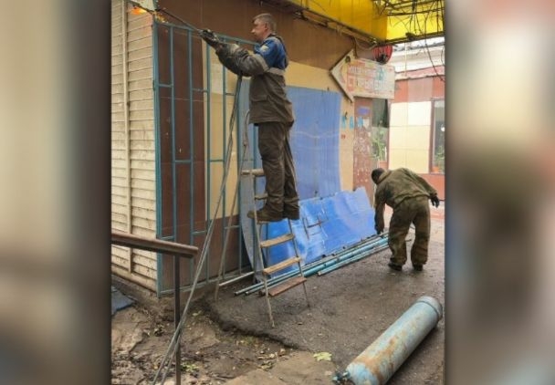В Астрахани убрали заброшенные ларьки в Жилгородке