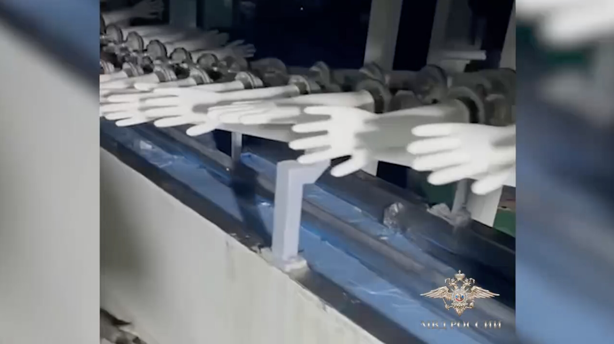 Астраханские полицейские раскрыли масштабную аферу с фальшивыми медперчатками