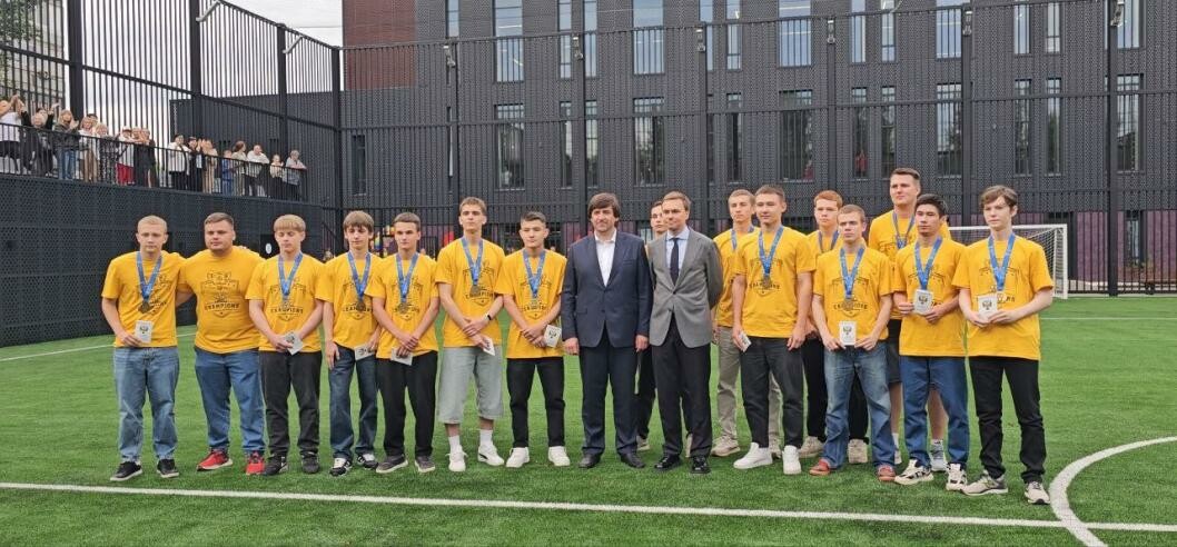 В Тюмени открыли новый футбольный стадион на улице Республики