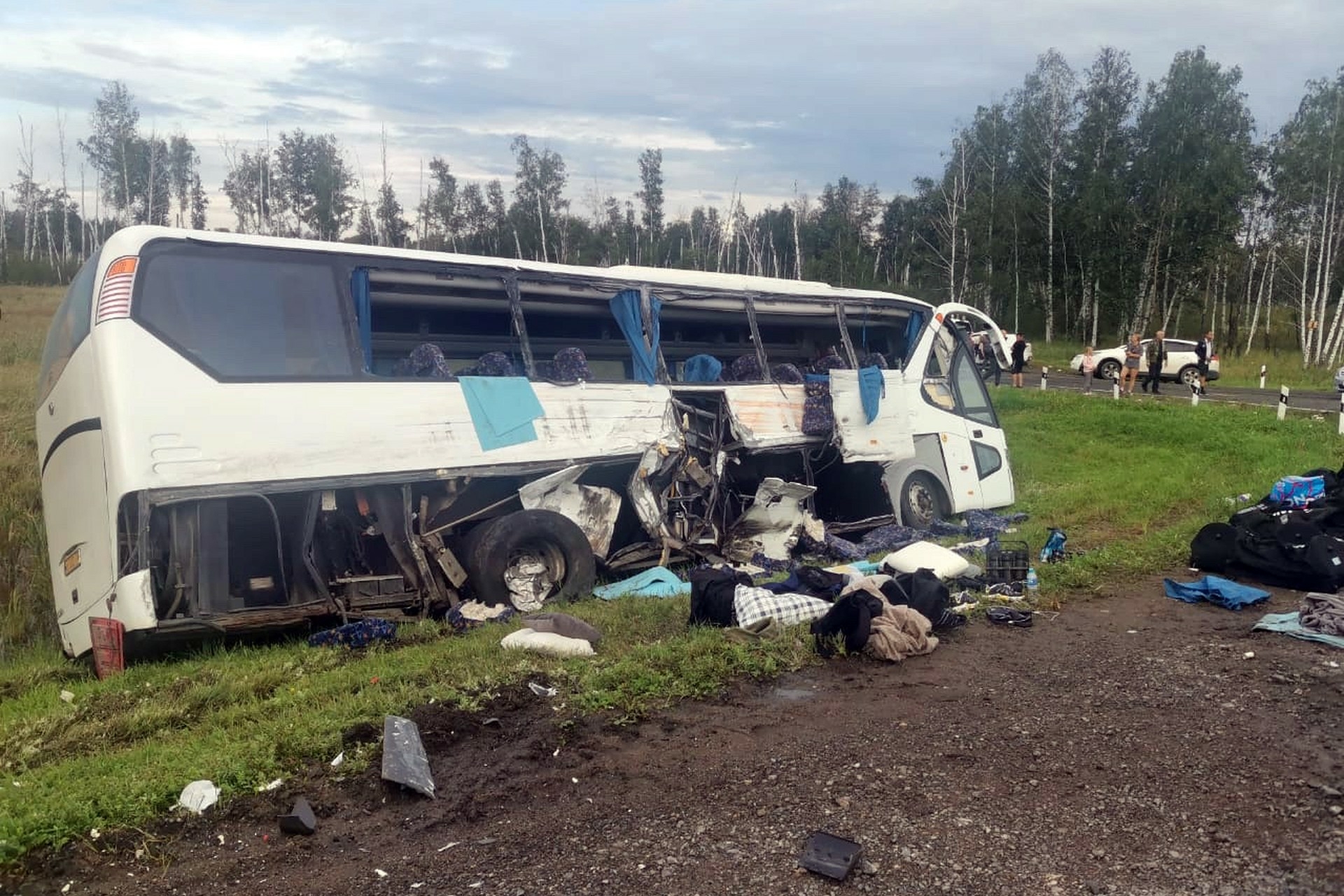 Автобус с тюменскими футболистами попал в крупное ДТП под Омском