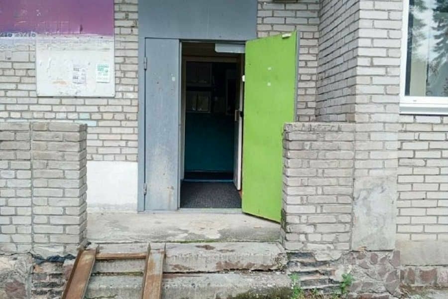 В Саяногорске автошколу выселили за нарушения условий аренды