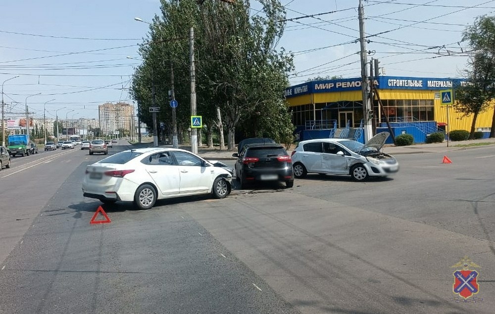 Годовалый малыш пострадал в ДТП на проспекте Ленина в Волгограде