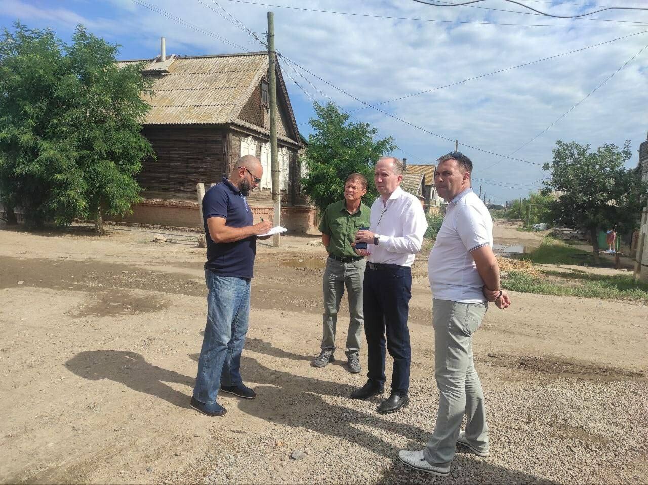 Игорь Седов взял под личный контроль проблему уличного освещения в Трусовском районе