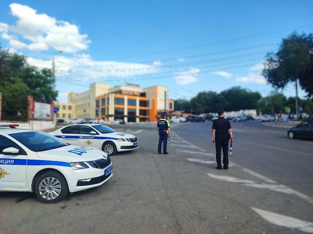 Астраханский водитель попался на опасном маневре и получил штраф