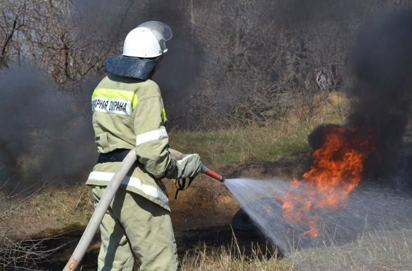 В Ростовской области за сутки потушили 11 пожаров