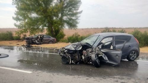 На трассе Симферополь — Саки разбились джип и седан