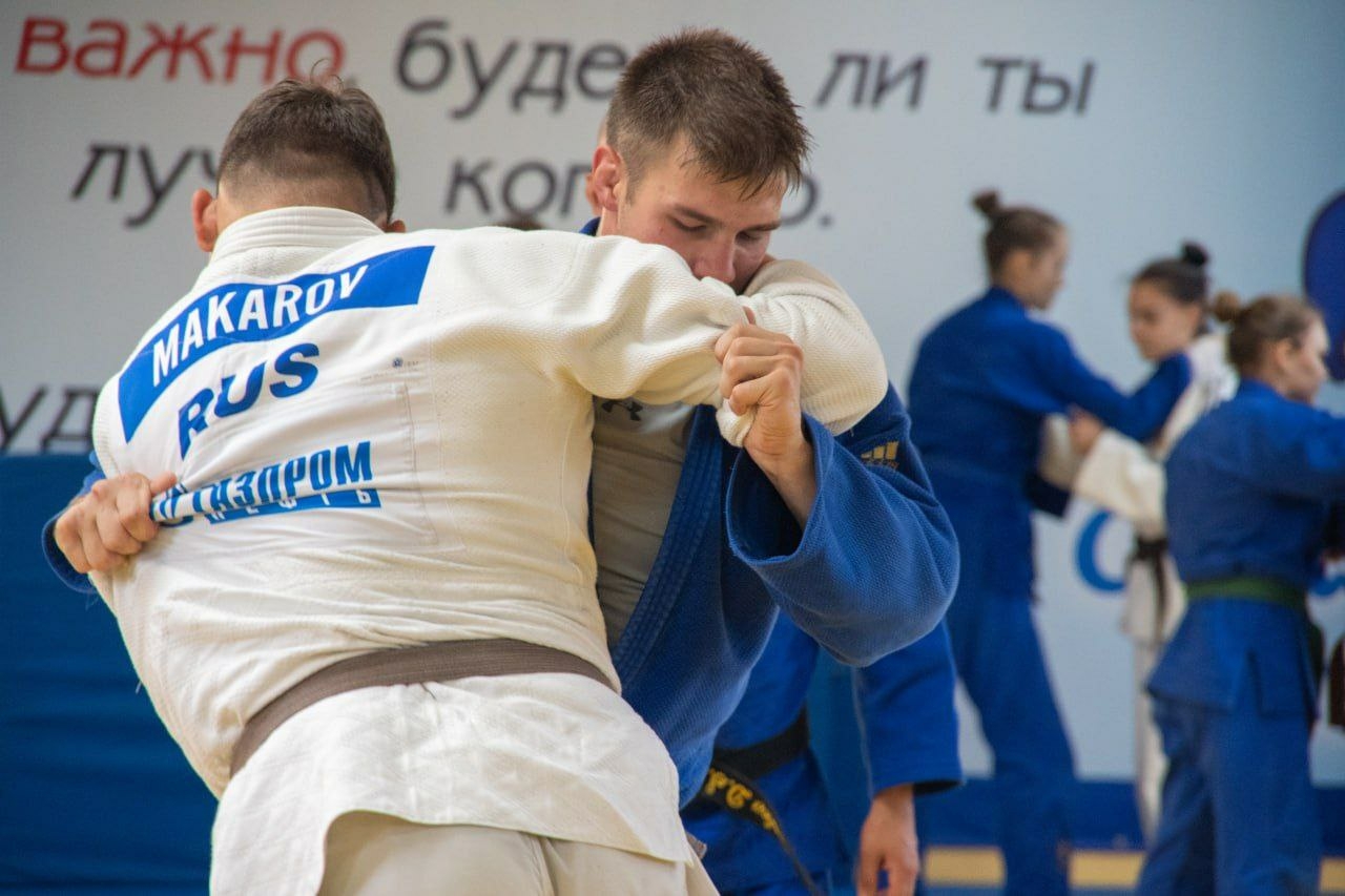 Сергей Сокол поздравил хакасских спортсменов с Днем физкультурника
