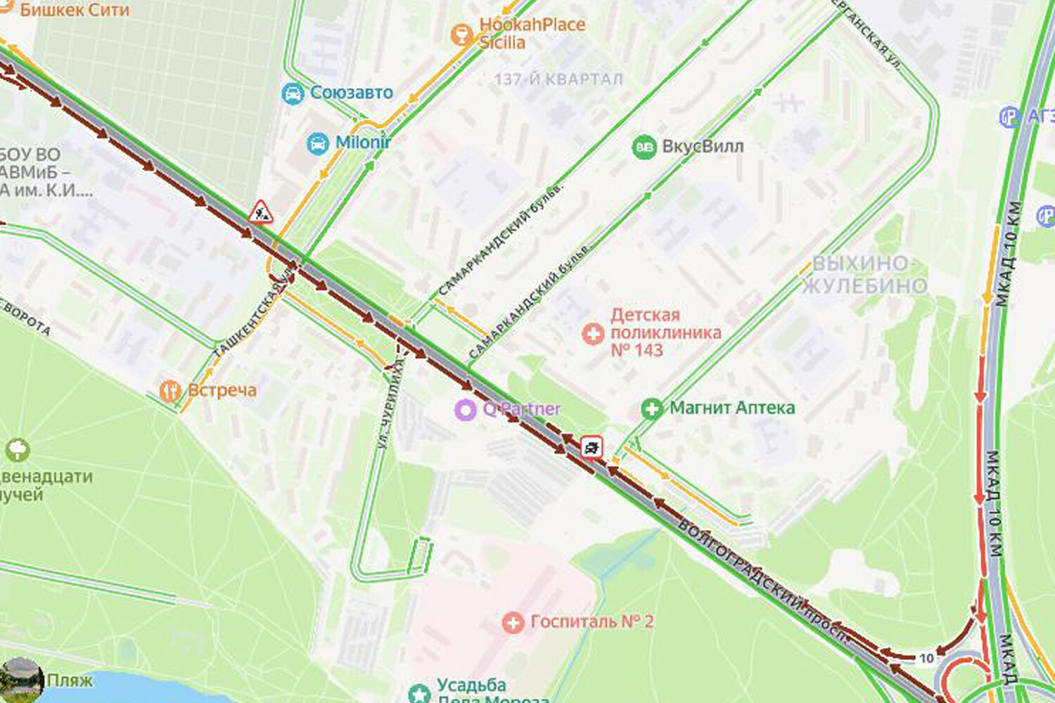 Массовое ДТП на юго-востоке Москвы парализовало движение транспорта