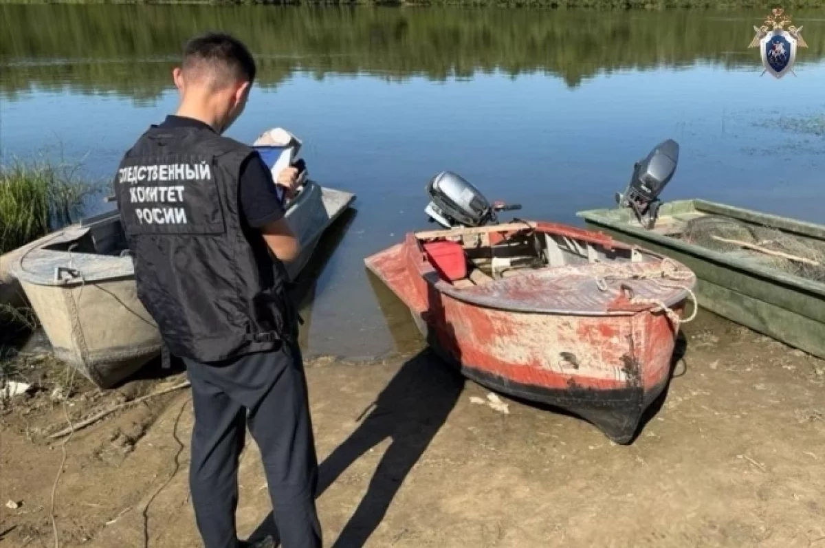 Под Астраханью перевернулась лодка с пассажирами