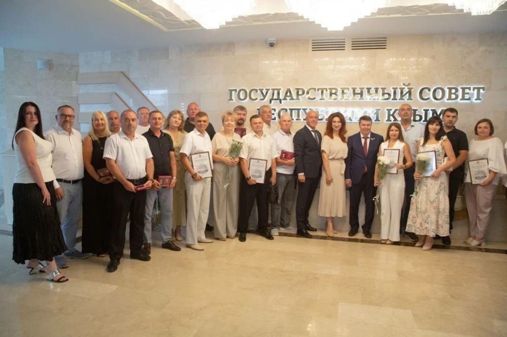 Крымские строители получили награды перед профессиональным праздником