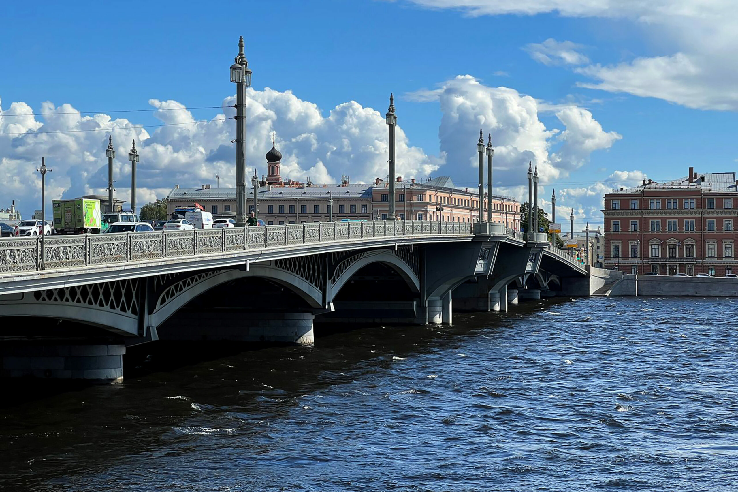 В Петербурге ремонт Благовещенского моста выполнен на 45%