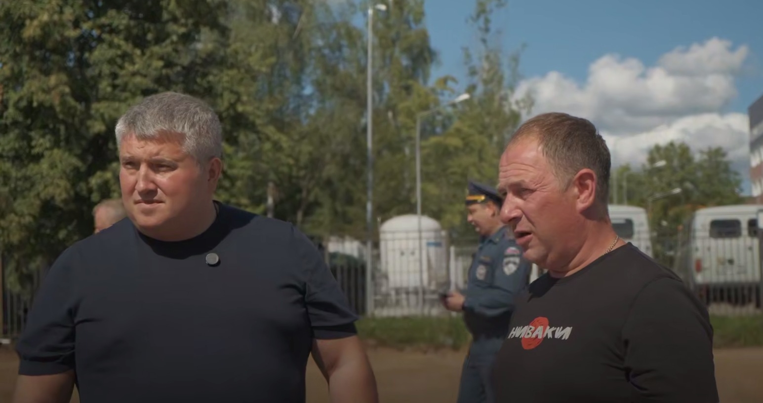 Александр Дронов проинспектировал ход строительных работ на социальных объектах в Валдае