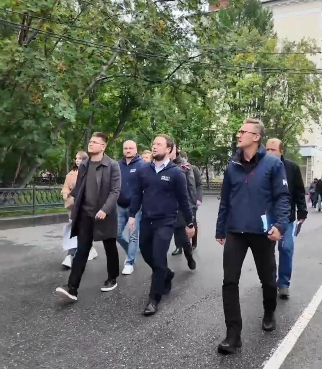 Иван Лебедев провел рабочий обход территорий Октябрьского округа Мурманска