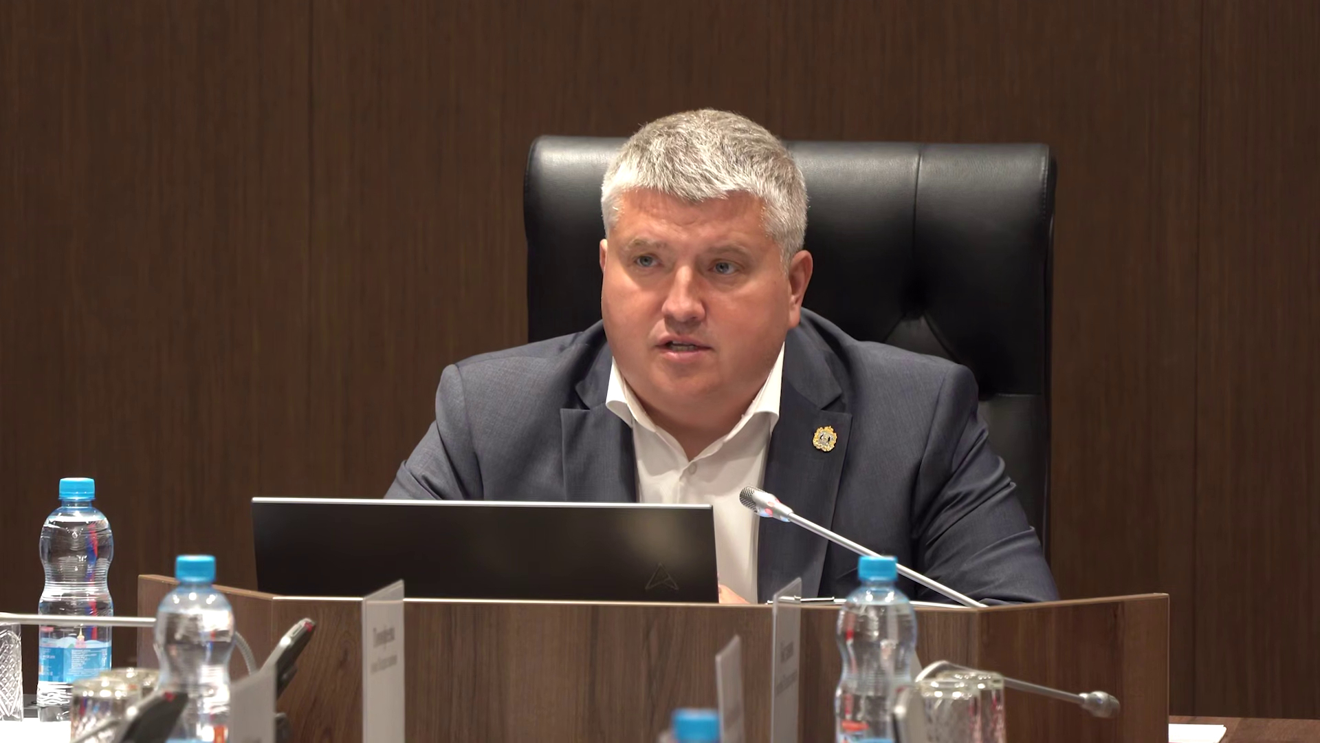 Дронов решил вопрос с доступом учащихся Державинского округа к спортзалу новой школы Великого Новгорода