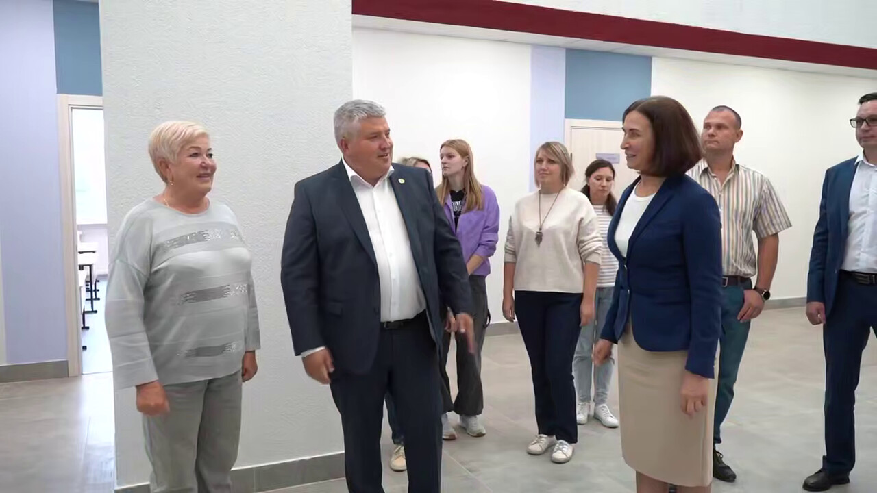 Дронов сообщил, что в Старой Руссе школа №5 откроется досрочно после капремонта