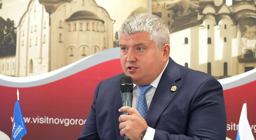 Александр Дронов рассказал о результатах капитального ремонта школ в Новгородской области