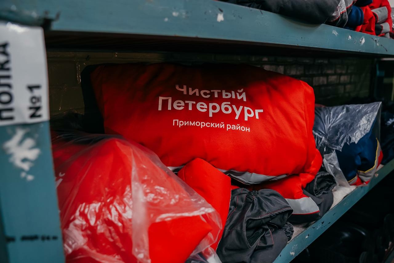 В Санкт-Петербурге повысили заработную плату дворникам и механизаторам