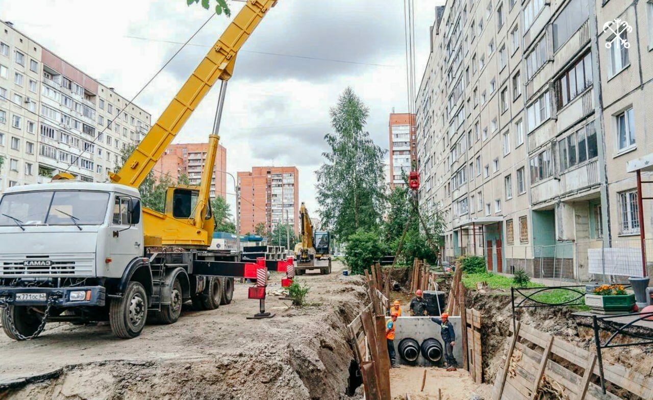 В петербургском квартале Ржевка-Пороховые досрочно обновили теплосети