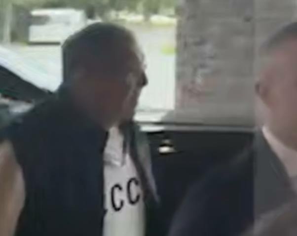 Раскрыта цена свитера Лаврова с надписью «СССР»