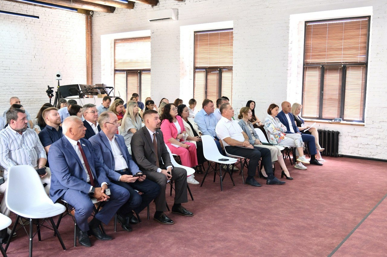 Игорь Седов и Александр Тихонов поучаствовали в форуме «Лучшие муниципальные практики региона»