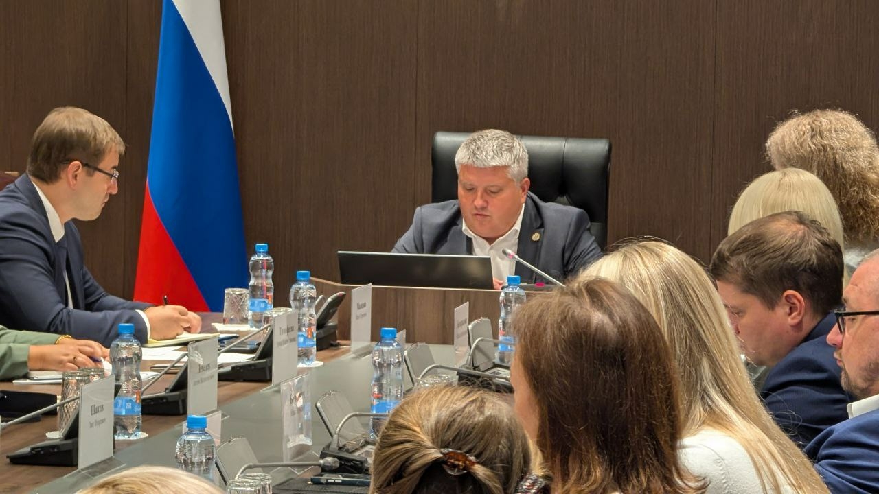 Александр Дронов призвал проверить состояние детских площадок в Новгородской области