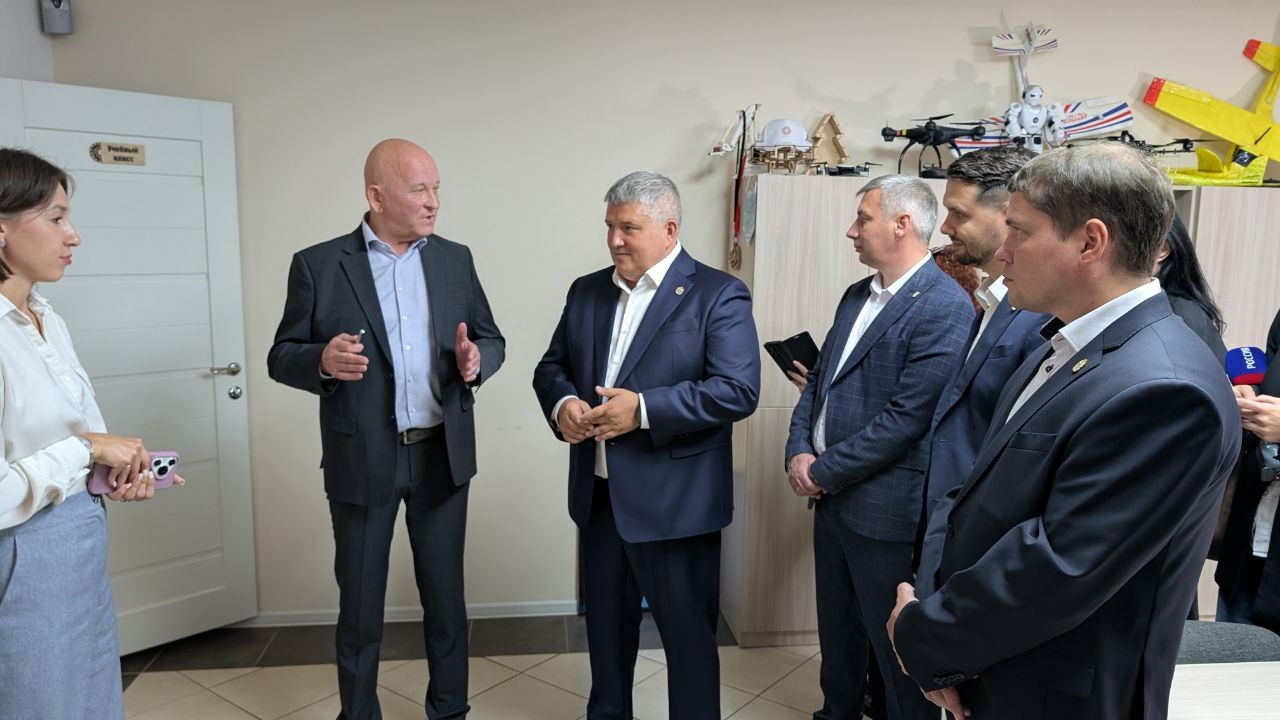 Дронов пообещал поддержать развитие гонок беспилотников в Новгородской области