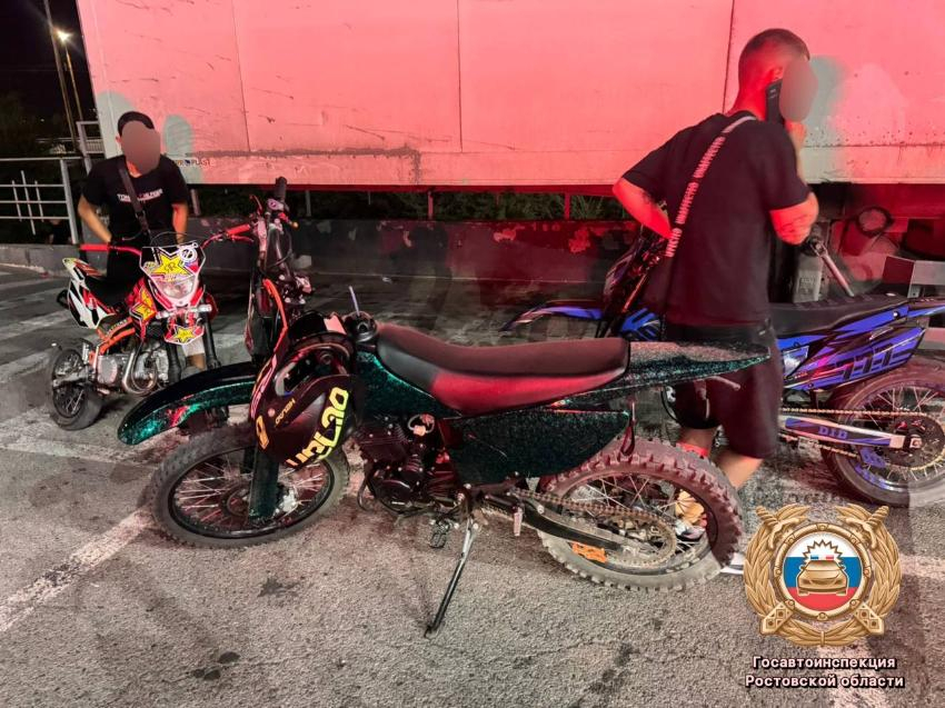 В Ростове задержали подростка, который ехал на питбайке по дороге общего пользования