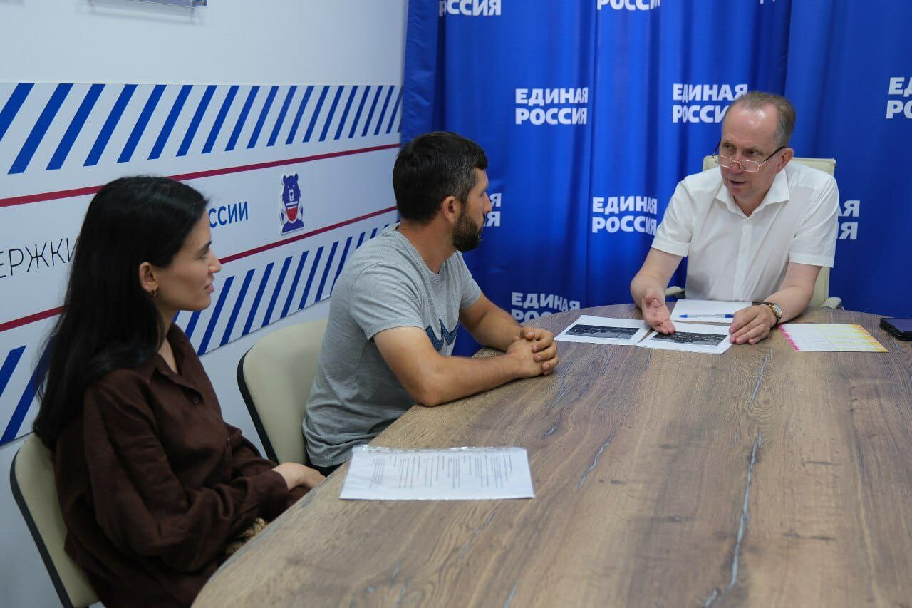 Игорь Седов помог молодой семье решить проблему несанкционированной свалки рядом с их домом